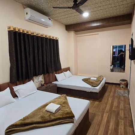 Hotel Maheshwari Green'S Ujaim Exterior foto
