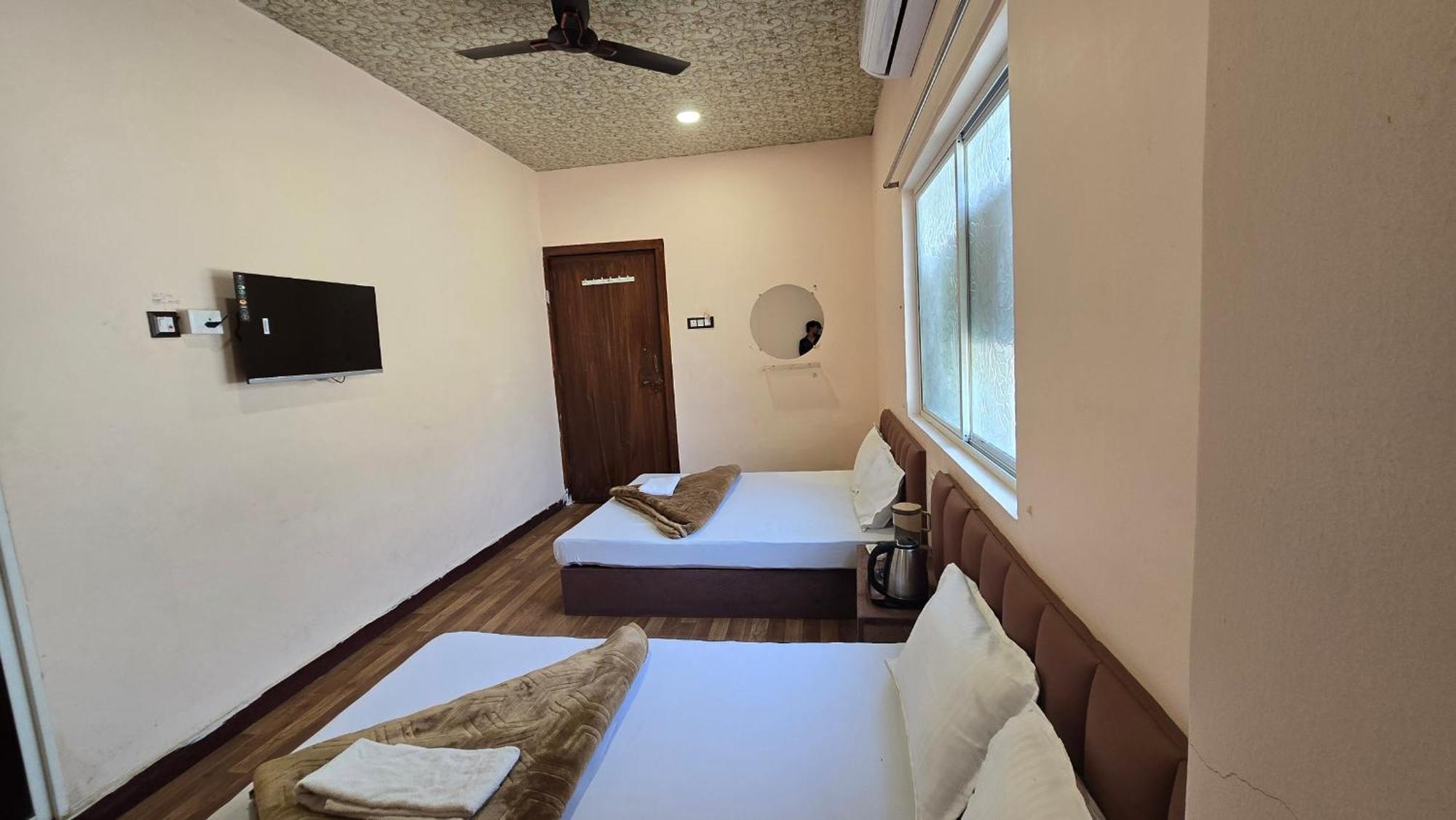 Hotel Maheshwari Green'S Ujaim Exterior foto