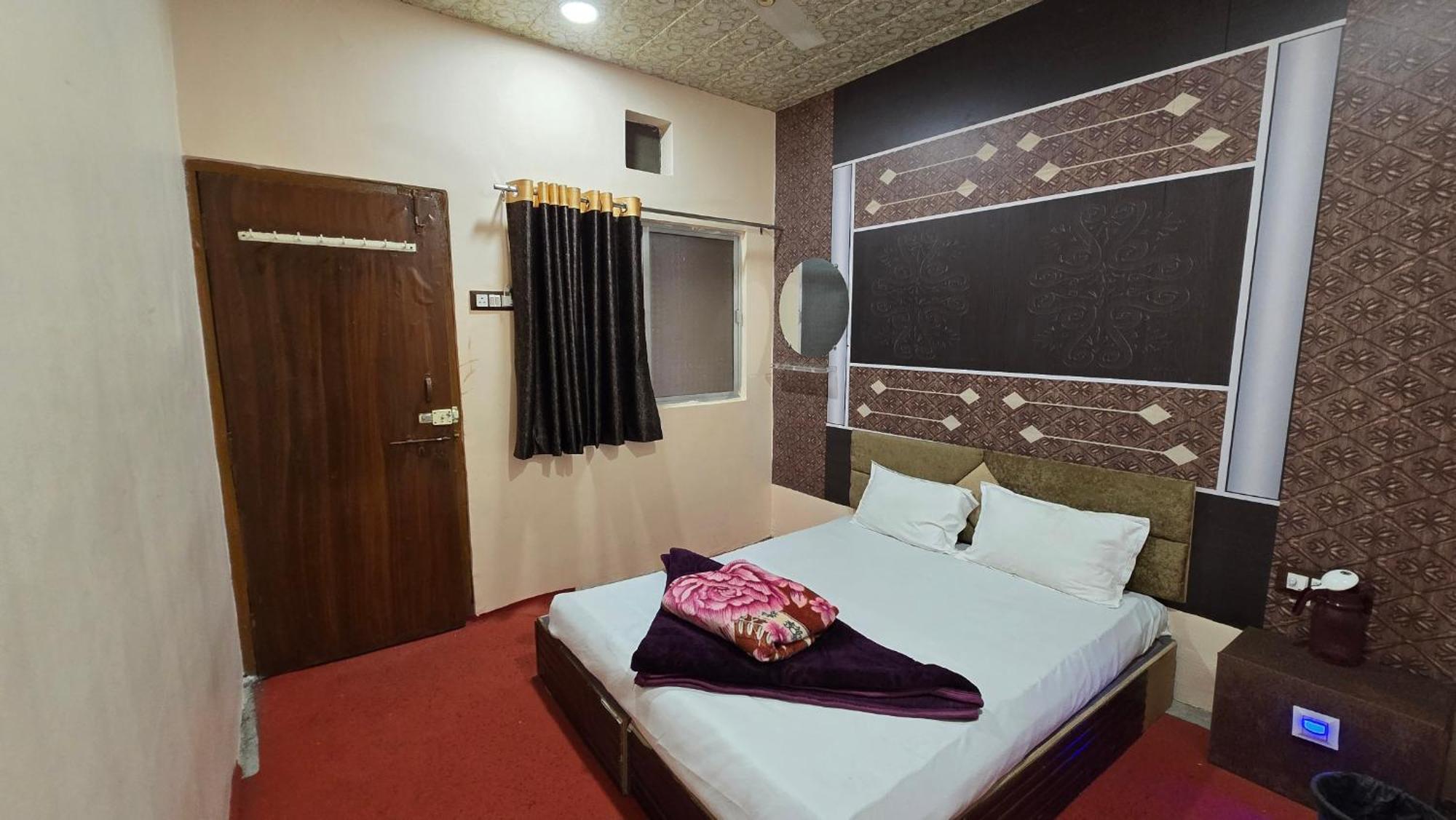 Hotel Maheshwari Green'S Ujaim Exterior foto