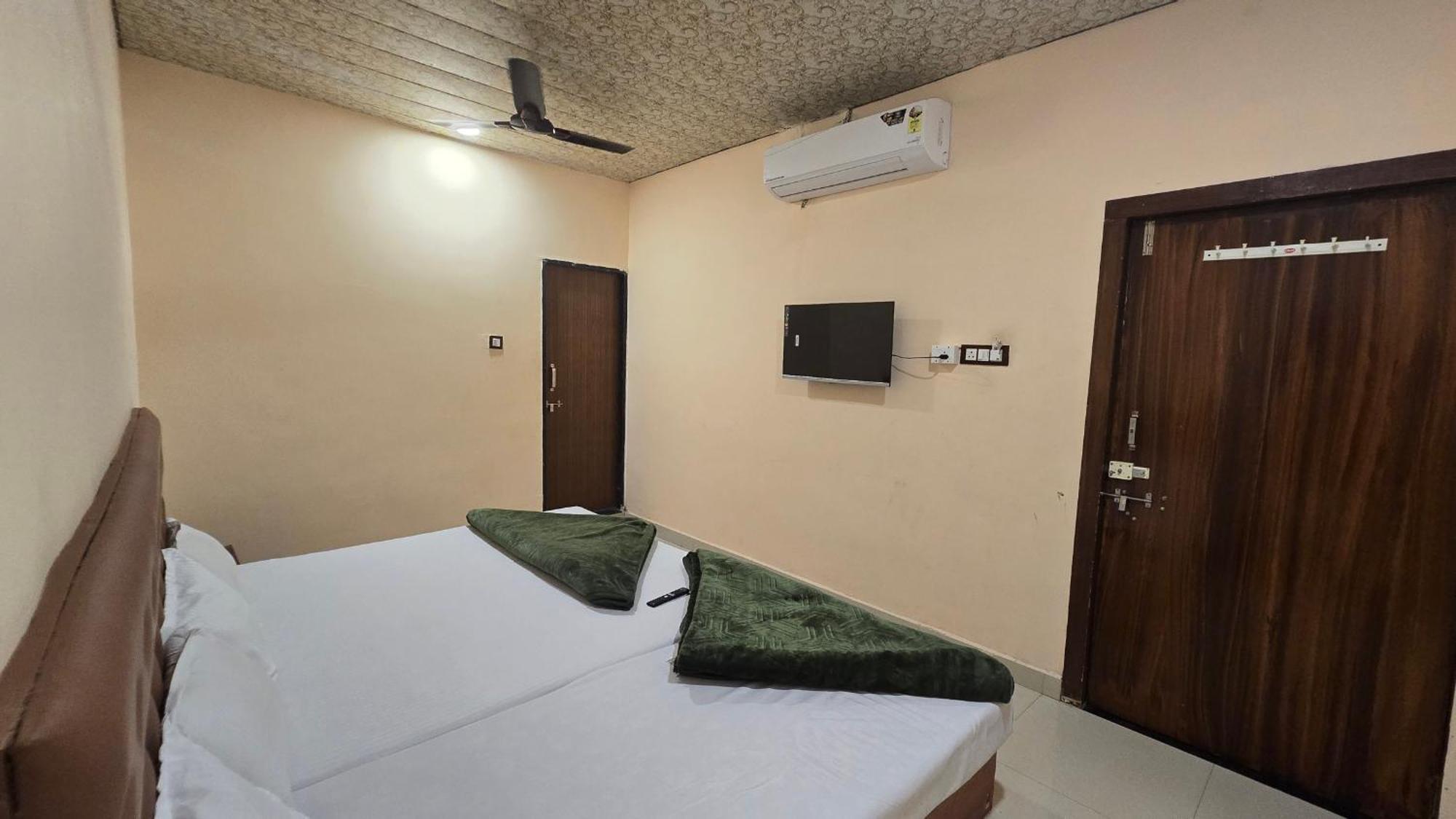 Hotel Maheshwari Green'S Ujaim Exterior foto