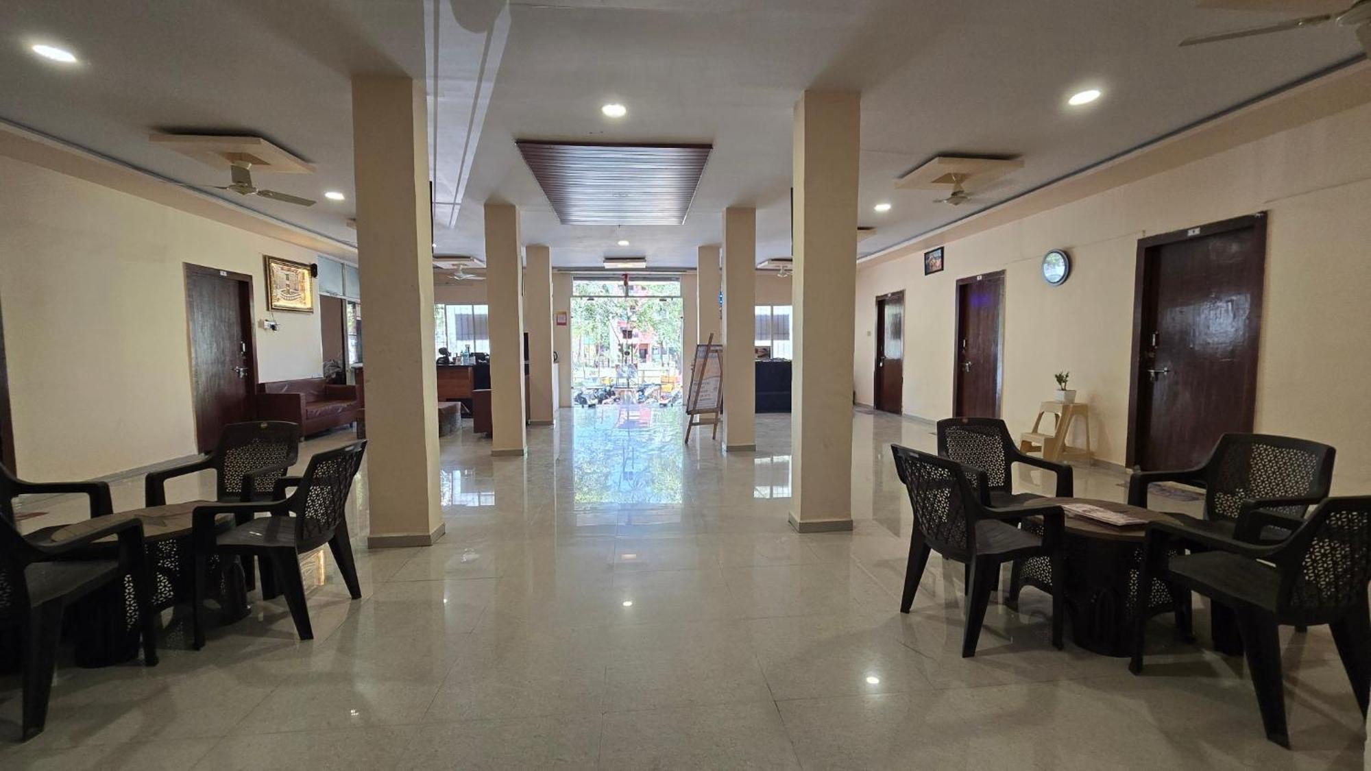 Hotel Maheshwari Green'S Ujaim Exterior foto